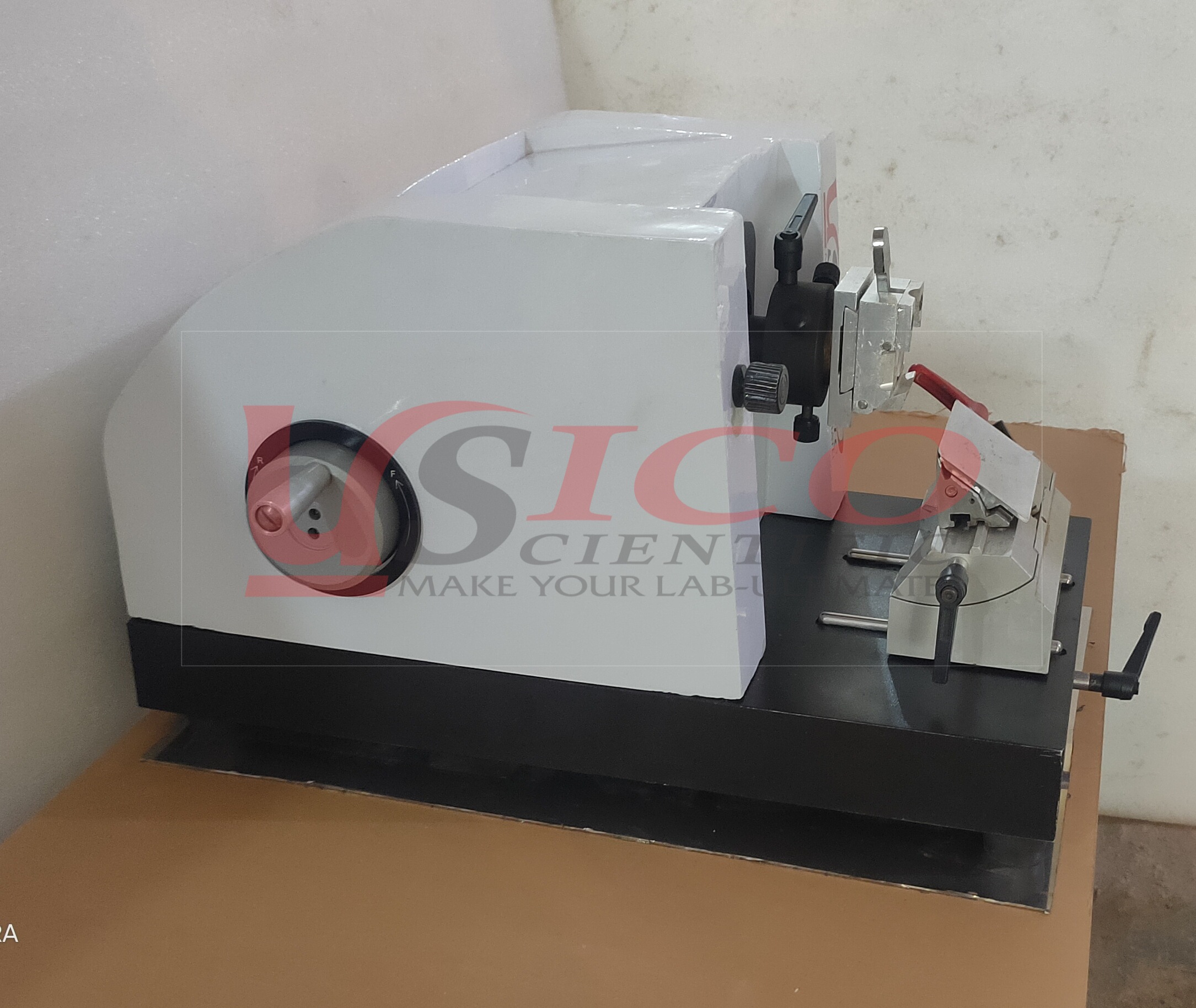 Manual Rotary Microtome - Image 3