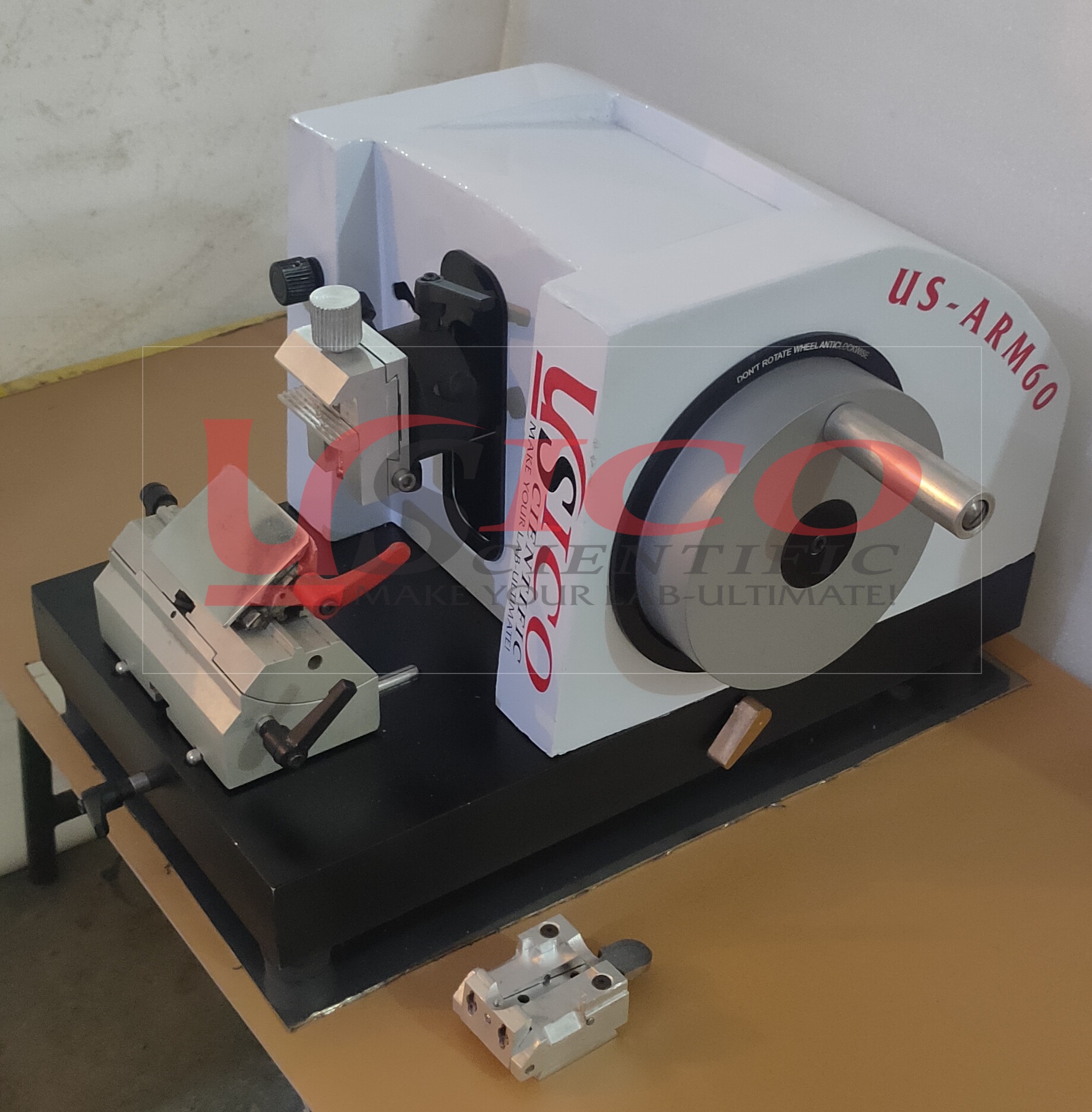 Manual Rotary Microtome - Image 2